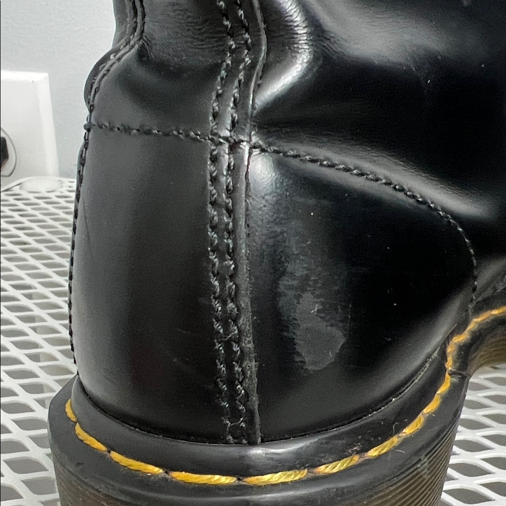 Dr. Martens Union Jack 10950 Boots • Men’s 7 / Women’s 8 • Rare - Picture 13 of 16